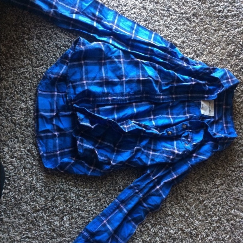Buttoned down - Picture 3 of 5